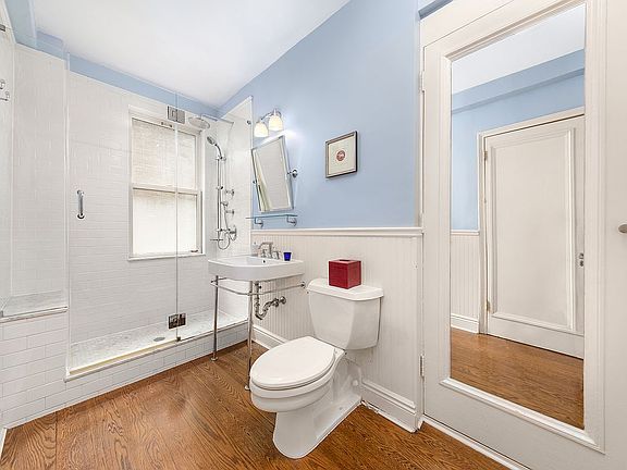 5th image of 35 E 30th St APT 5B