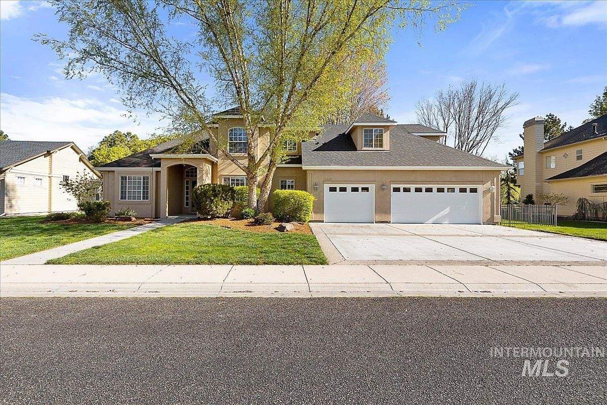 1130 W Colchester Dr