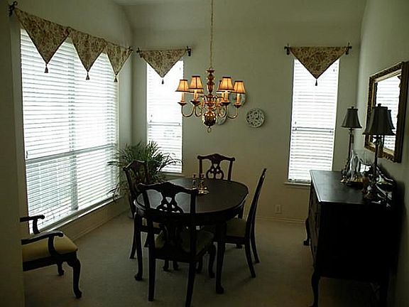 3rd image of 702 Geary Dr