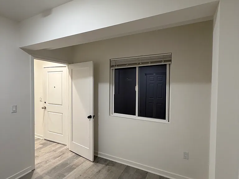 14243 Victory Blvd #5 — Photo 8