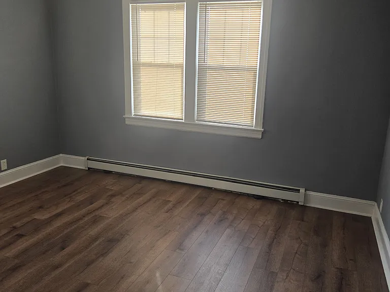 565 E Elm St #1 — Photo 8