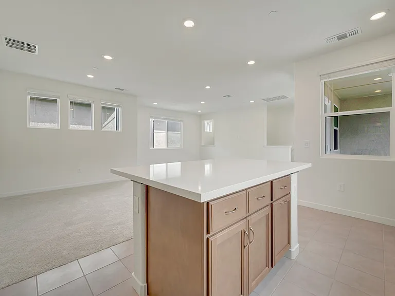14545 Southpointe Dr #81 — Photo 8