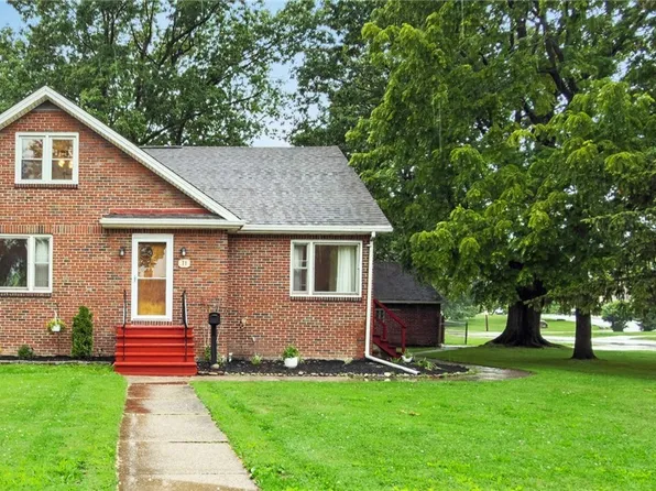 11 S Shore Blvd, Lackawanna, NY 14218