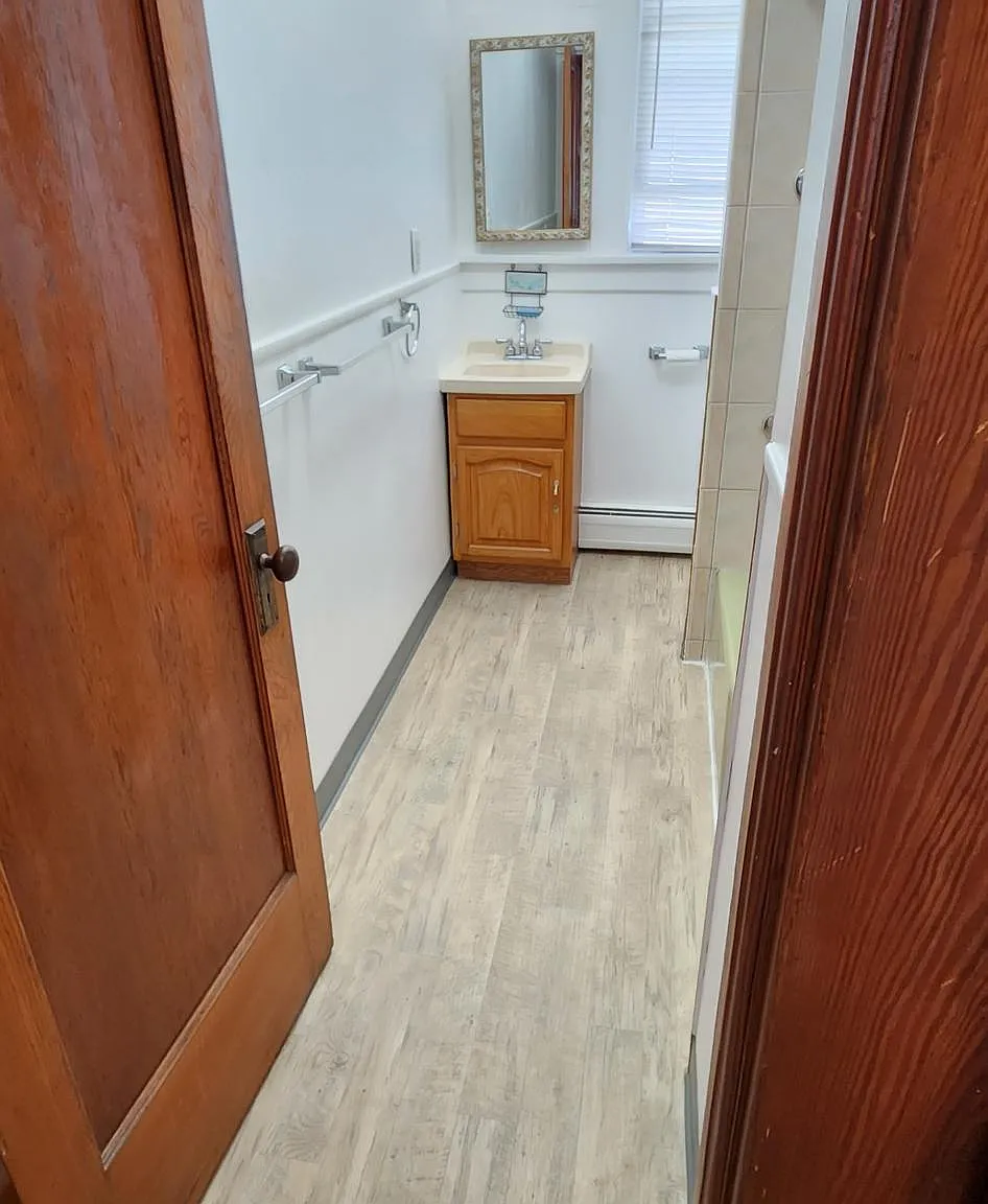 2 bed, 1250 sqft, $1,325 — Photo 2