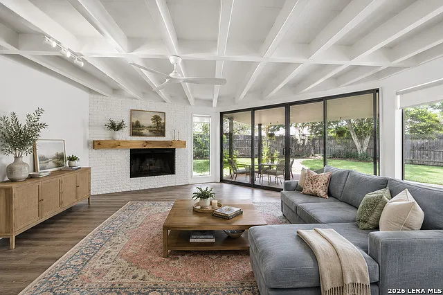 451 Oak Glen Dr — Photo 10