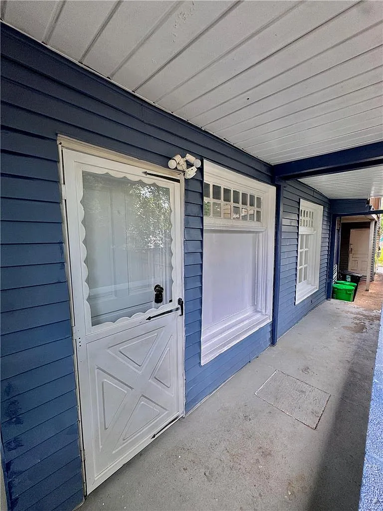 1 bed, 1.0 bath, 900 sqft, $1,195 — Photo 2