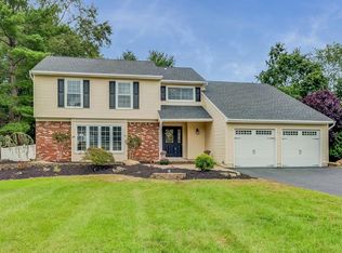 39 Alexandria Dr, Manalapan, NJ