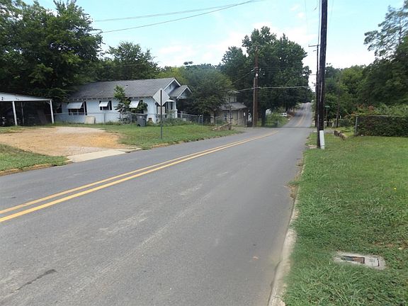 4th image of 1115 Greenwood Ave