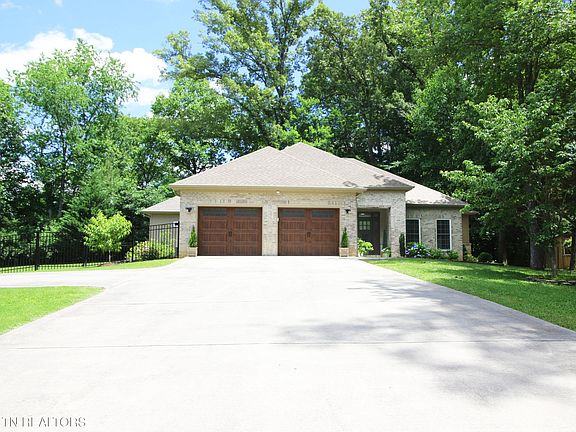 4th image of 192 Saloli Way