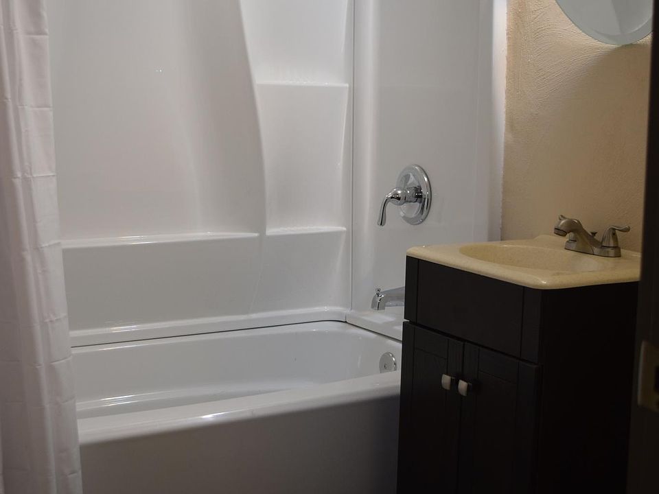 2nd image of 100 Walnut St #2