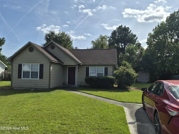 809 Autumn Leaves Court, Wilmington, NC 28411