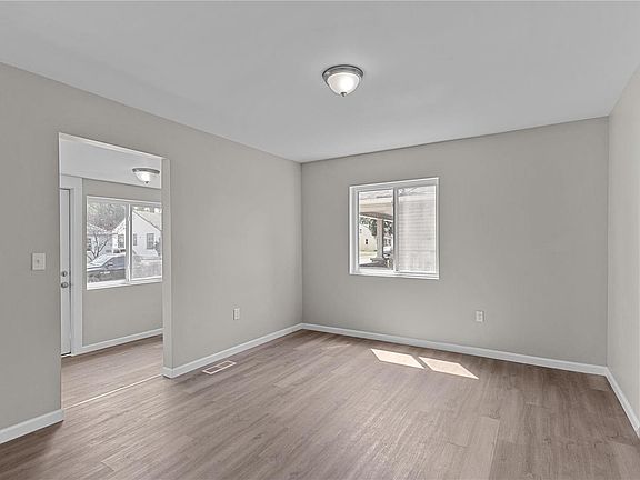 5th image of 221 Washington Ave