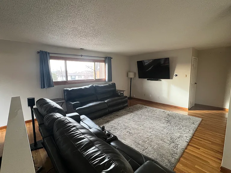 180 Bonnymede Rd #D — Photo 6
