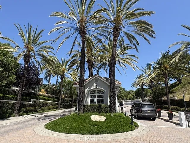 60 Corniche Dr #F — Photo 15