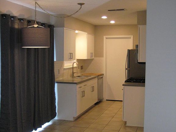 Dining Area & Kitchen