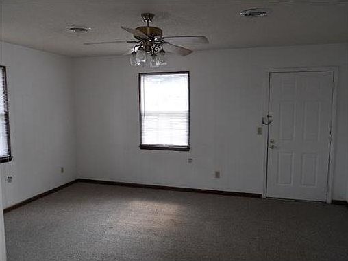 2nd image of 402 McClure Ave APT A