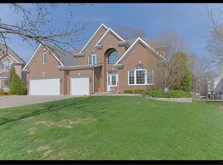 903 Windmere Ct, Darien, IL 60561