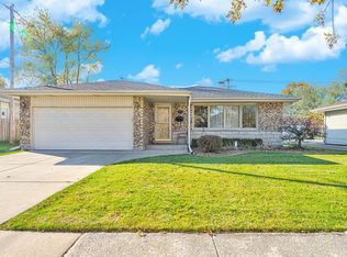 19210 Sherman St, Lansing, IL 60438