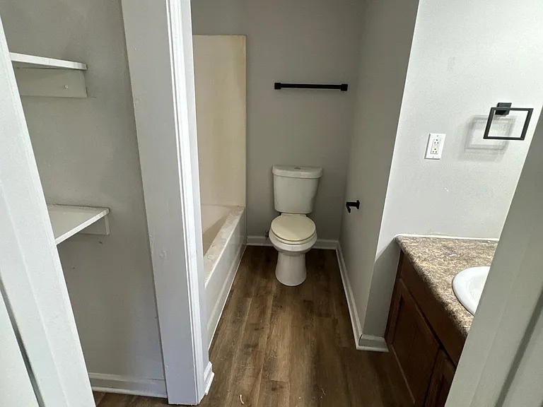 811 Scott St #1 — Photo 5