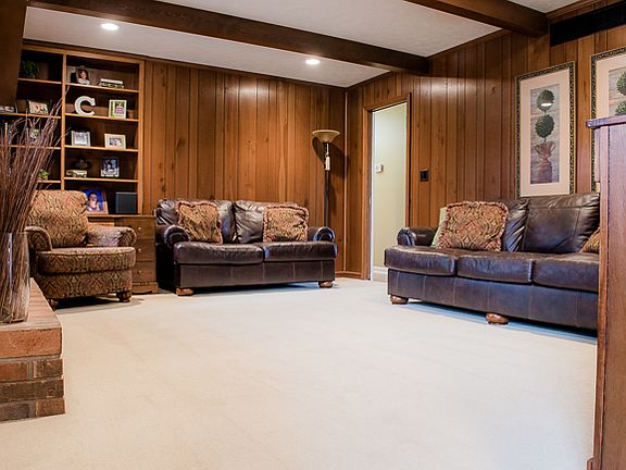 5th image of 2317 Crescent Hill Dr