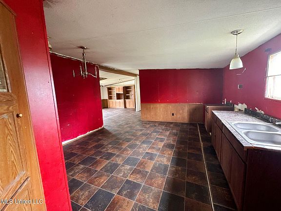 4th image of 203 Trace Dr