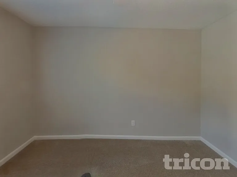 498 Auburn Oaks Rd E — Photo 9