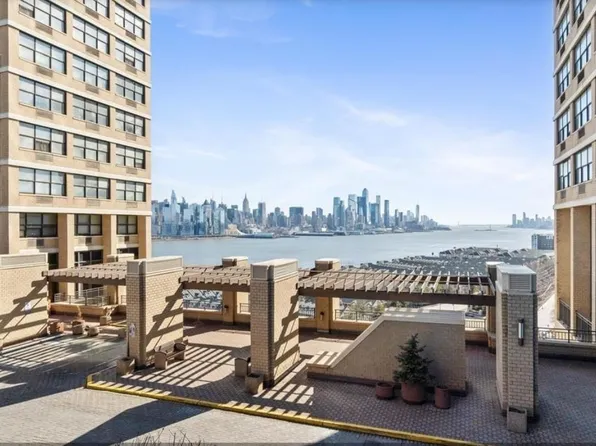 7002 Blvd East image 3 of 25