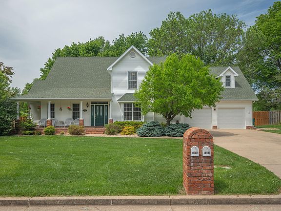 2nd image of 1402 Dierker Drive