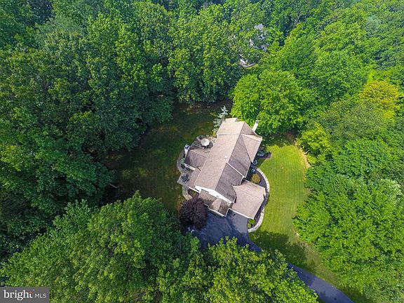 5th image of 88 Bowman Ct