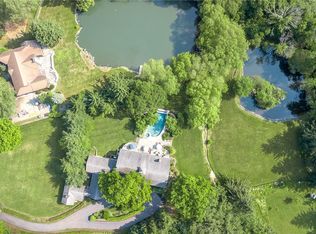 4 Cobblestone Farm Ct, Suffern, NY 10901