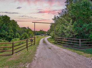 950 Prairie Grove Rd, Valley View, TX 76272