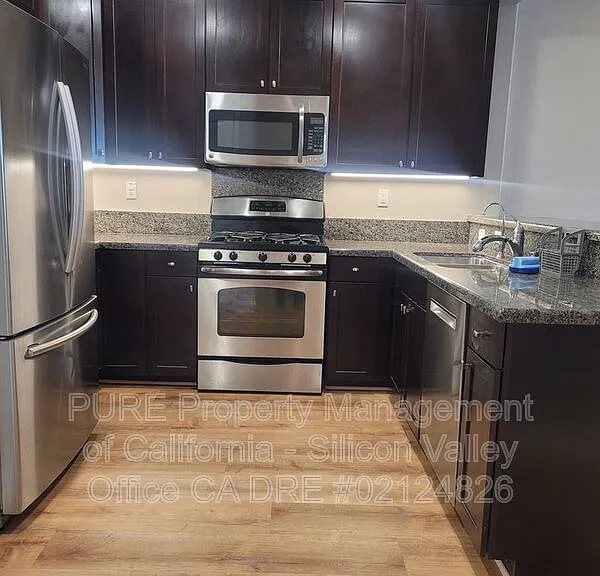 1105 Pepper Rd — Photo 2