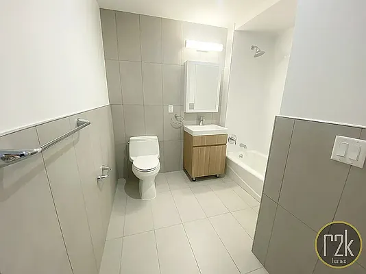 Rented by Realty 2000 Corp | media 18