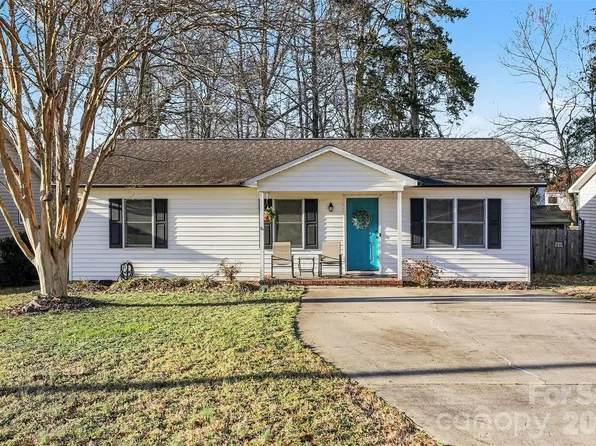 1318 Ridgewood Dr, Concord, NC 28027