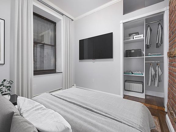 3rd image of 184 Stanton St #1V