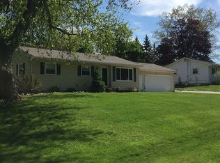 4039 Bonny View Dr, Lansing, MI 48911