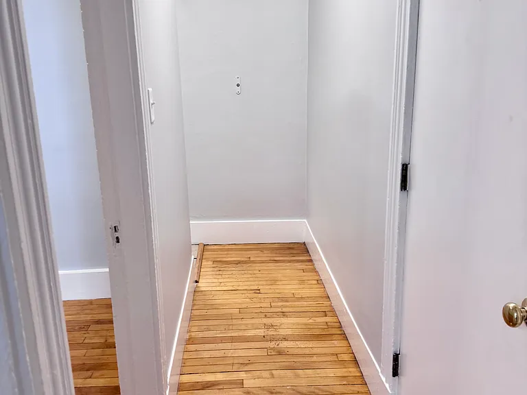 702 Green St — Photo 15