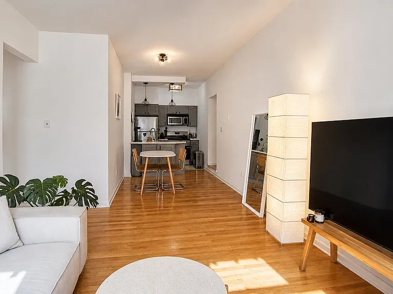 208 Willow Ave #201 — Photo 5