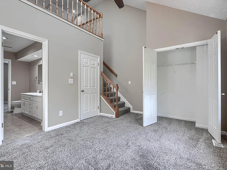 2332 Darby Ct — Photo 10