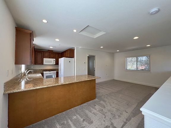 5th image of 1328 Magnolia Ave APT Mag1328b