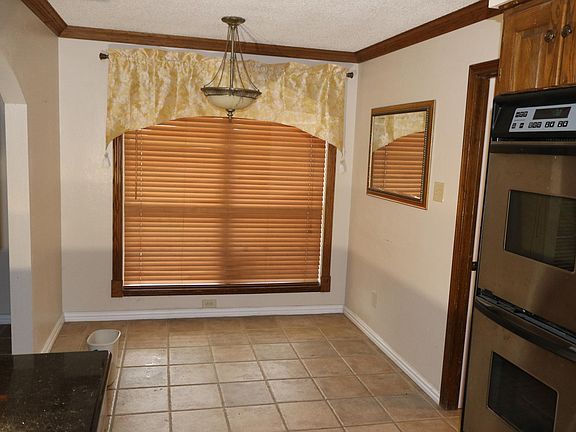 4th image of 704 Huntwich Dr