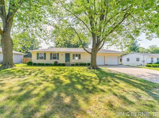 7026 Southwood Dr, Jenison, MI 49428