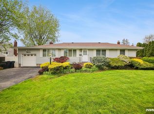 82 Seminary St, Bergenfield, NJ 07621