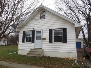 1013 S Cedar St, Owosso, MI 48867
