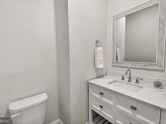 5th image of 10042 Roulette Dr