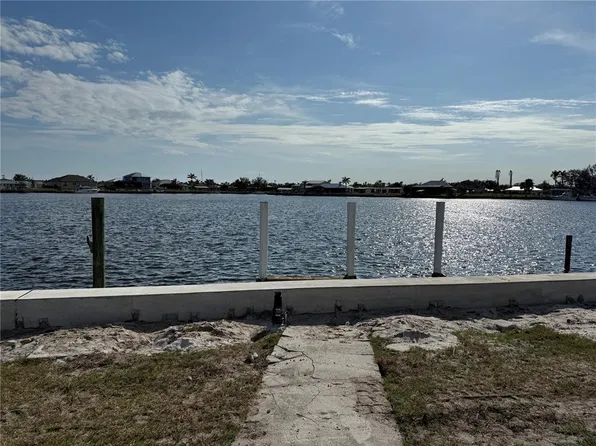21535 Edgewater Dr, Pt Charlotte, FL 33952