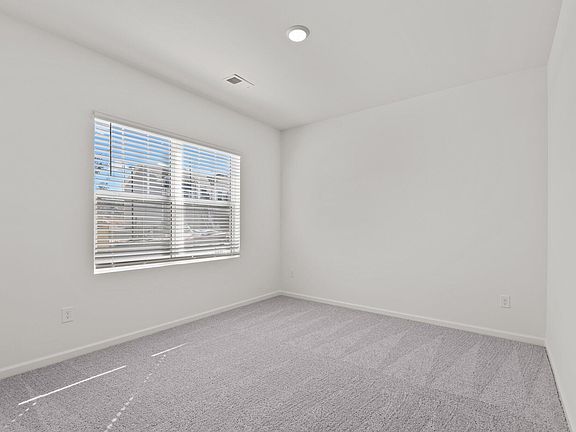 5th image of 2565 Quarry Rd