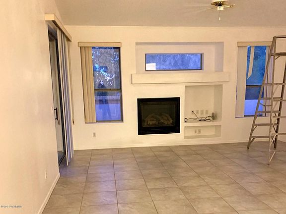 2nd image of 1061 S Vista Grande Dr