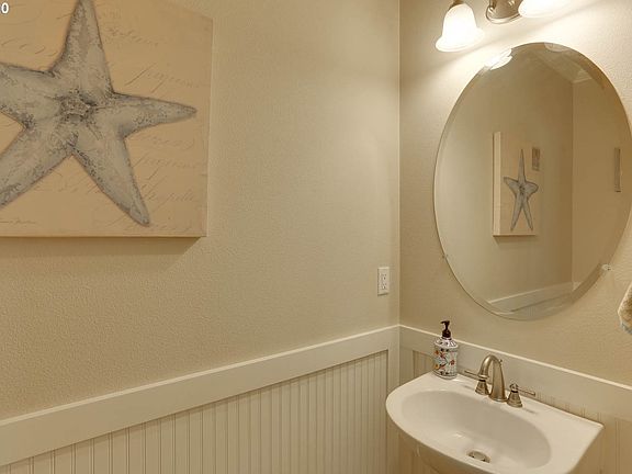5th image of 709 NW 120th St