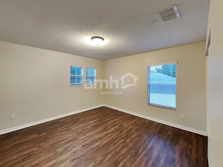 499 Vicks Landing Dr — Photo 16